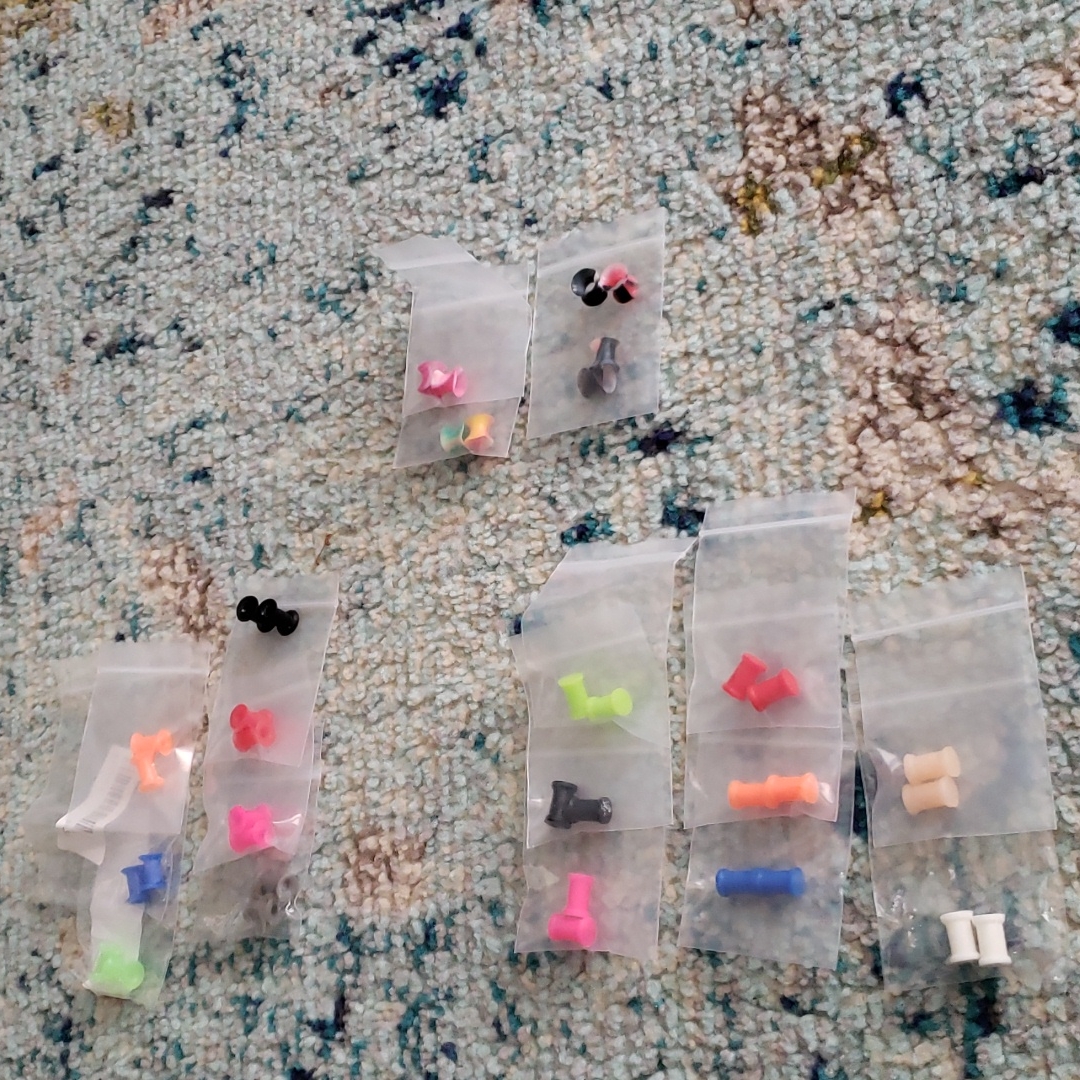 Silicone 2 Gauge Plugs Lot Of 19